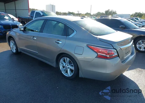 2015 Nissan Altima 2.5 Sv из США, поврежденный, VIN 1N4AL3AP2FC461447